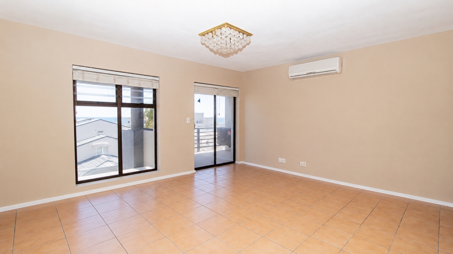 To Let 3 Bedroom Property for Rent in Beachfront Western Cape